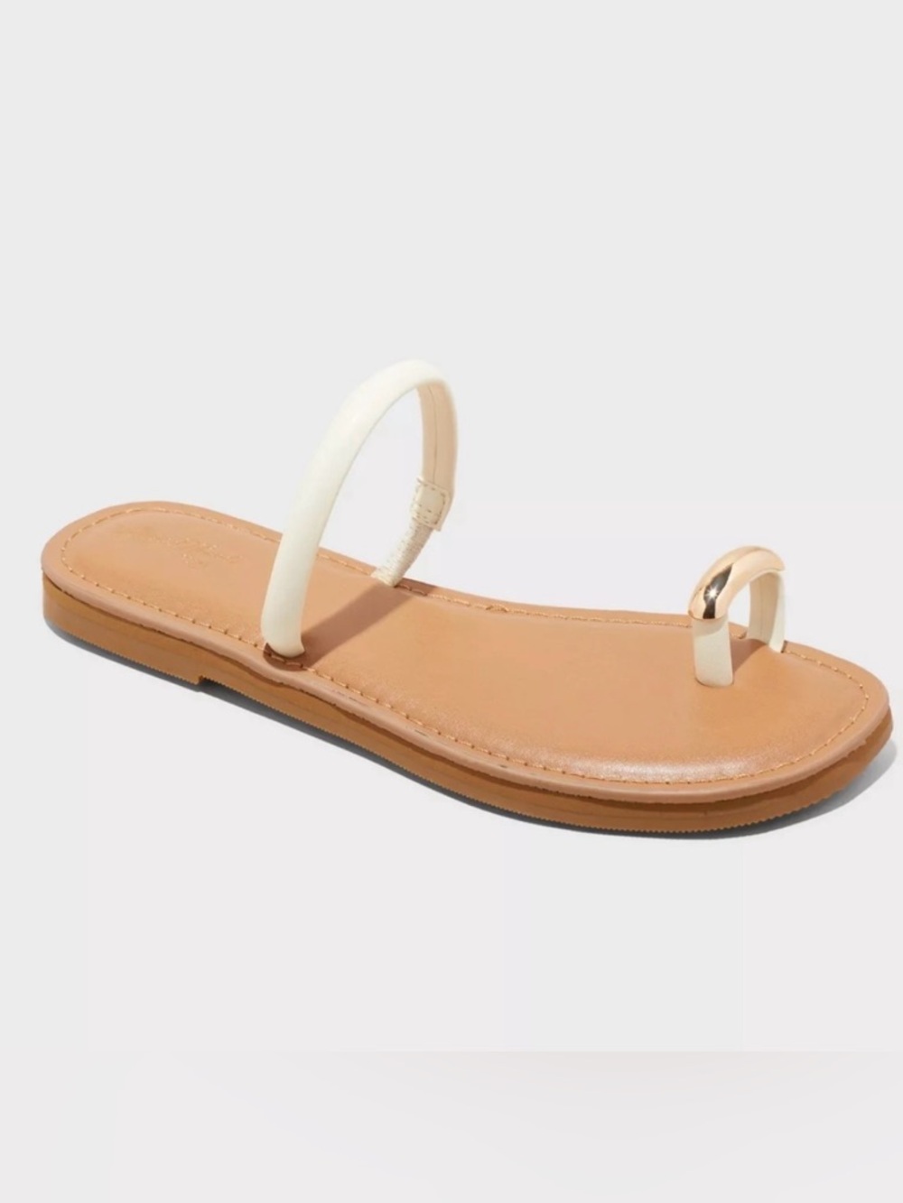 Clara toe ring sandals from universal threads.  New without tag. 7.5 Summertime!